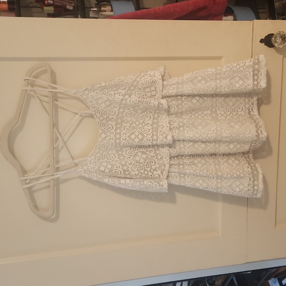 White strappy tank - Picture 1 of 2